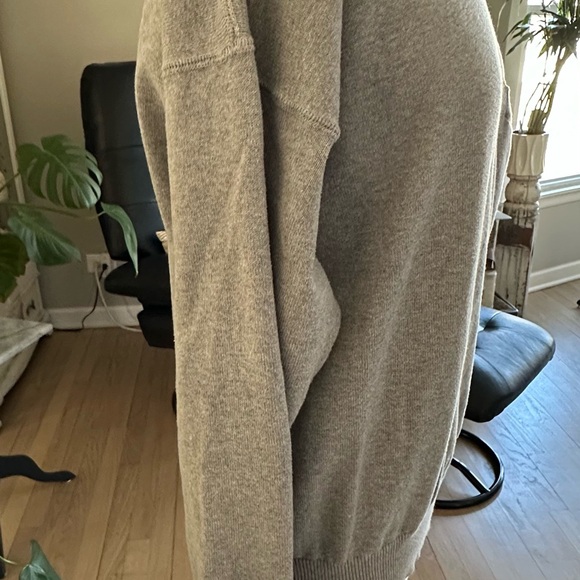 Eddie Bauer Men's Gray Crewneck Sweater - Picture 5 of 9